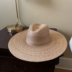 Lack of color western wide palma